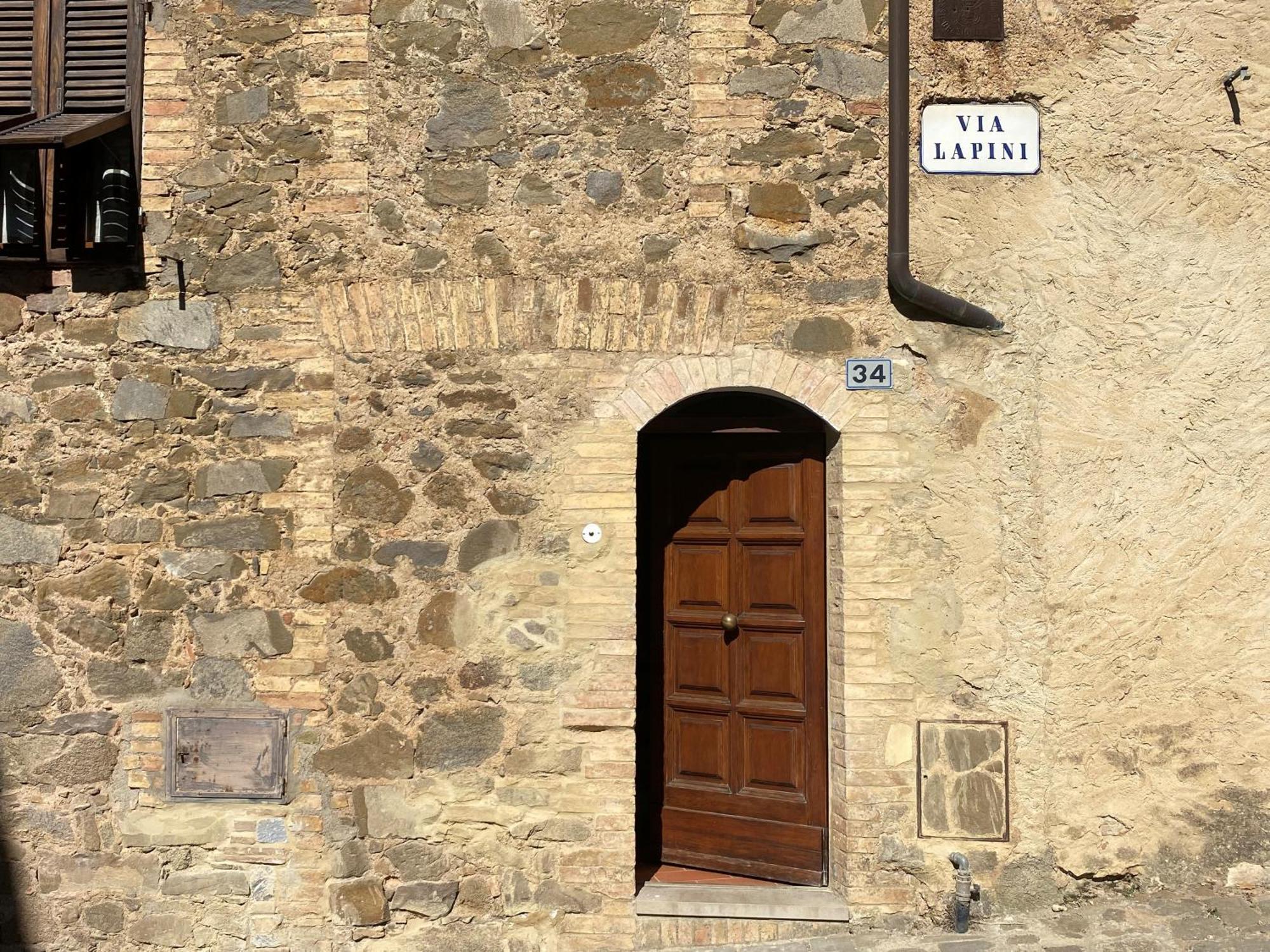 Corner Nest In Montalcino